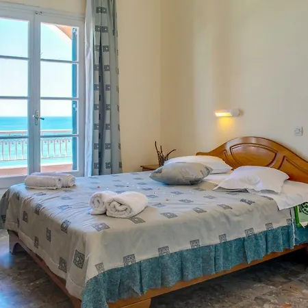 Aparthotel Naftis