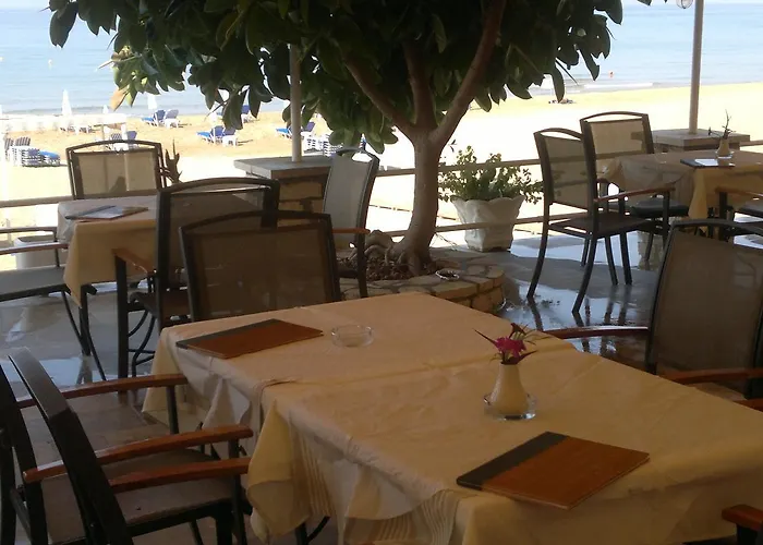 Naftis 3* 펠레카스