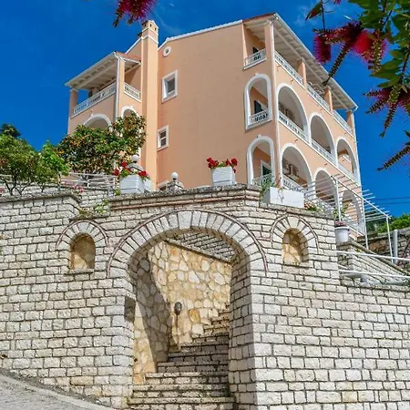 Aparthotel Naftis